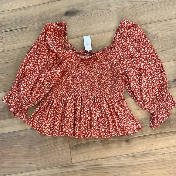 American Eagle fitted top with flowy long sleeves - Picture 1 of 5